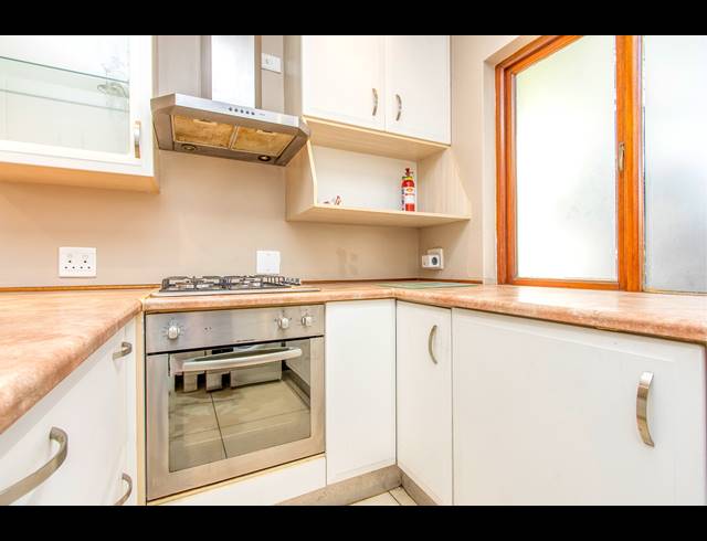2 BEDROOM APARTMENT TO LET IN WOODMEAD